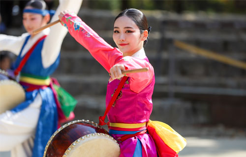 한국민속촌내 삼도판굿 이미지